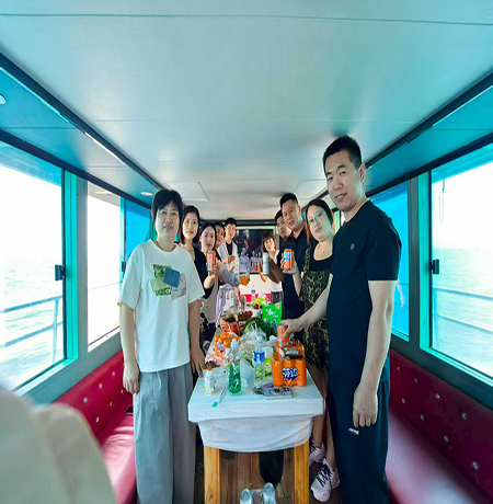 Riding the Waves and Forging Ahead Together Company Holds All-staff Offshore Team Building Activity for Dragon Boat Festival
